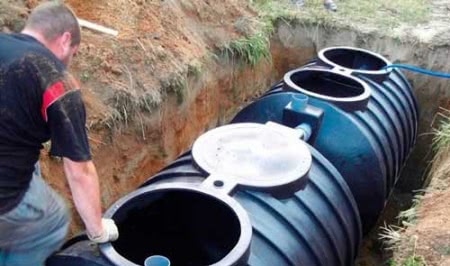 Установленный в котлован септик Установленный в котлован септик