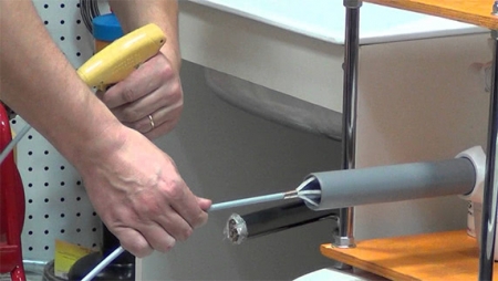 Пример использования сантехнического тросика