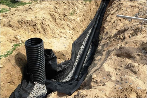 Прокладка труб ливневой канализации