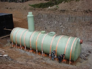 Пример якорения емкости для сбора стоков дождевой канализации Пример якорения емкости для сбора стоков дождевой канализации